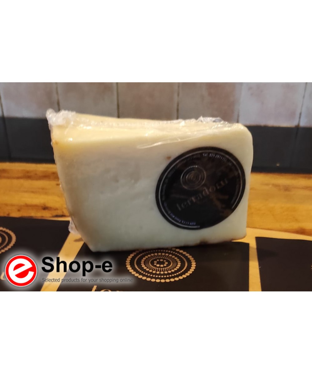 Semi-seasoned cheese of 1 kg