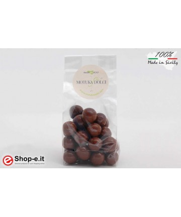 Hazelnuts covered with 100 grams milk chocolate